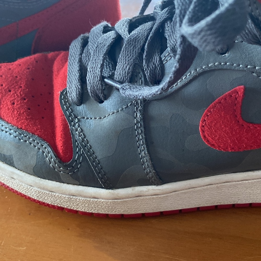 Air Jordan 1 mid sneakers - red suede and gray camouflage - Picture 5 of 8